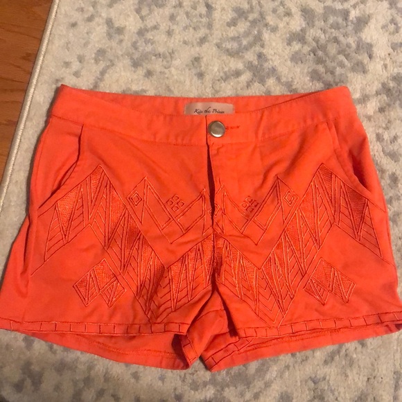 Embroidered shorts - Picture 1 of 1
